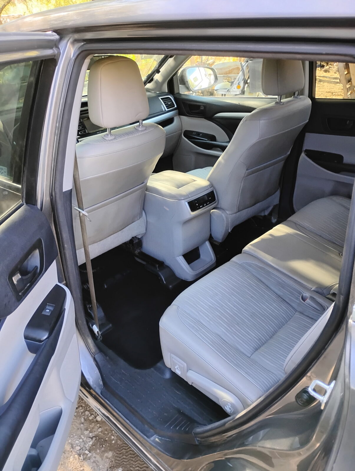Family SUV interior reset in Catalina Foothills, AZ